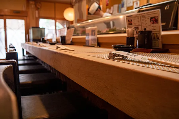 画像：1階カウンター席