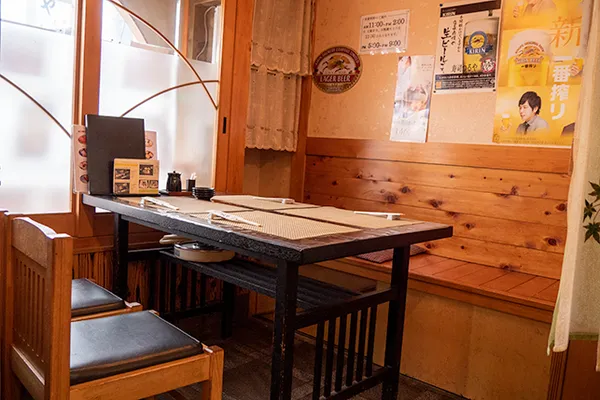 画像：1階テーブル席